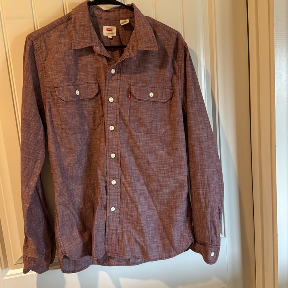 Levi’s Men’s Medium Long Sleeve Button Down Shirtt